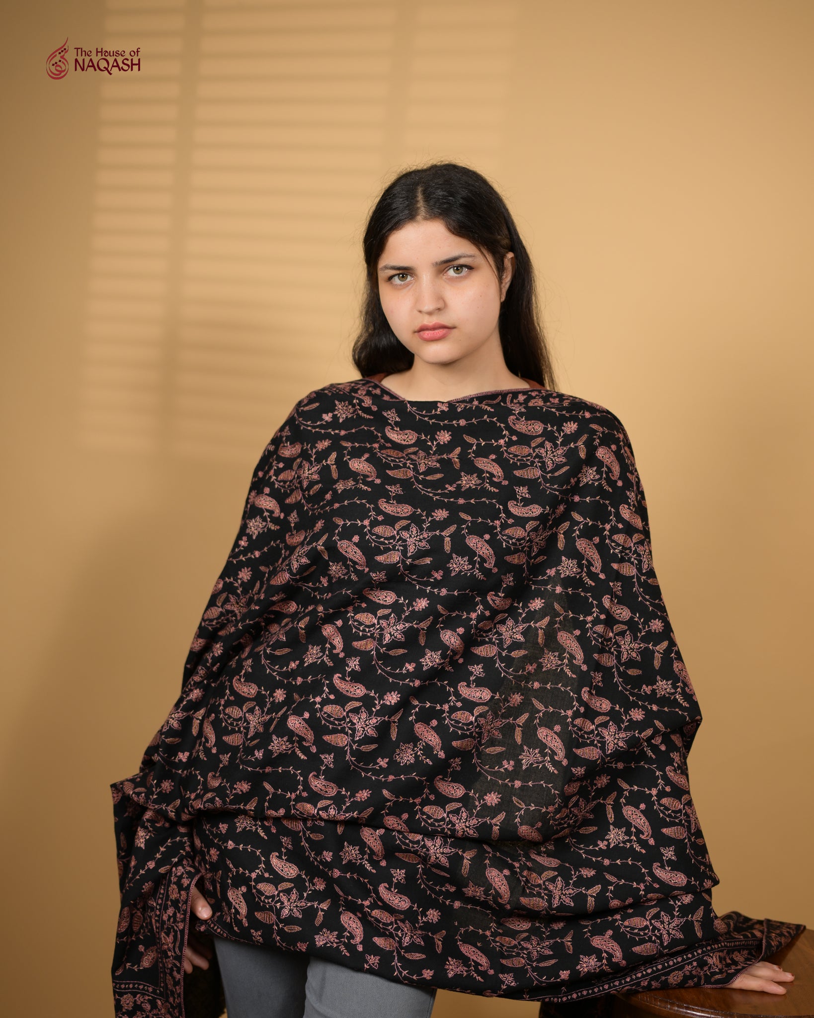 Vivid Jaal Woolen Shawl