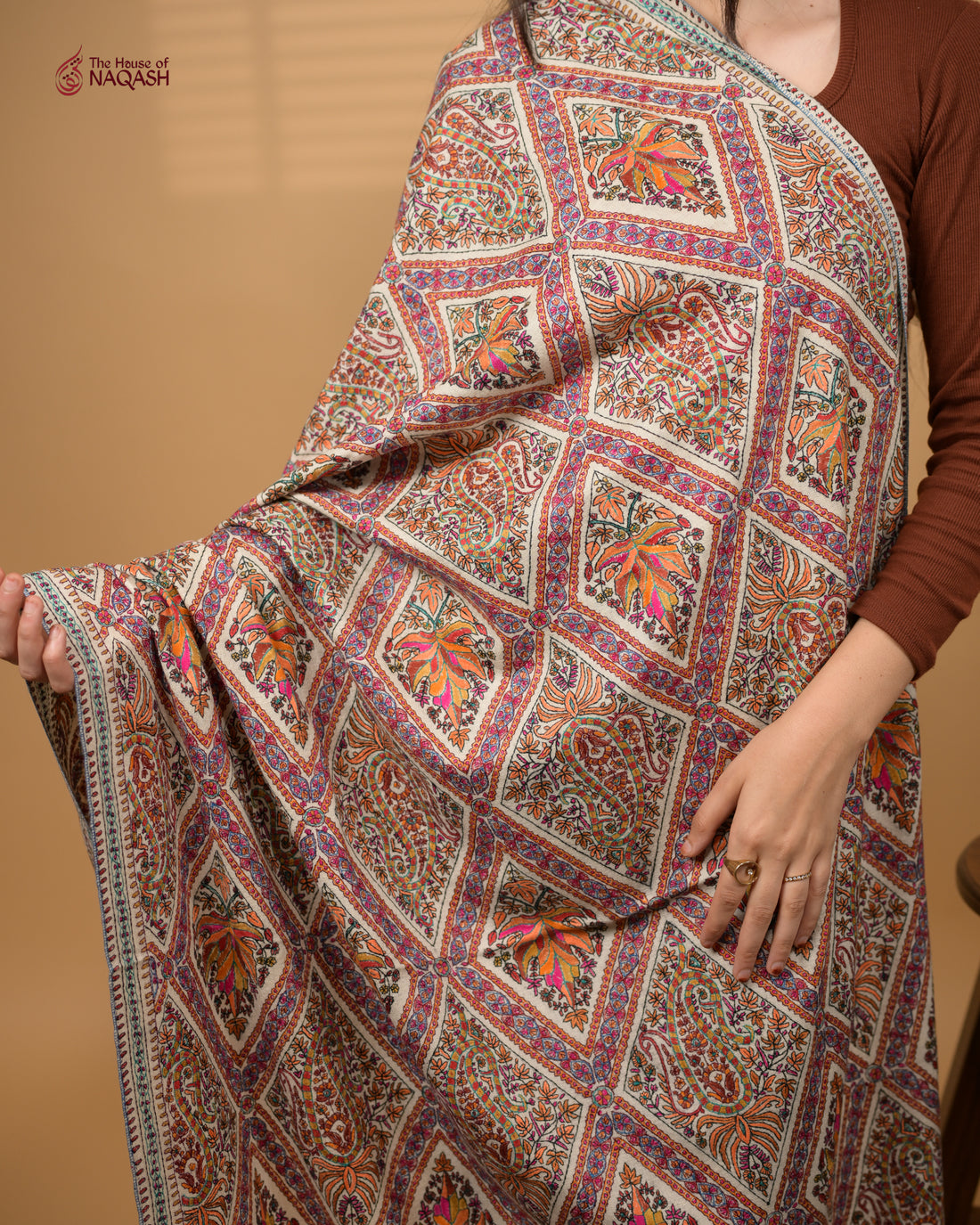 Off white Jama GI Pashmina Shawl