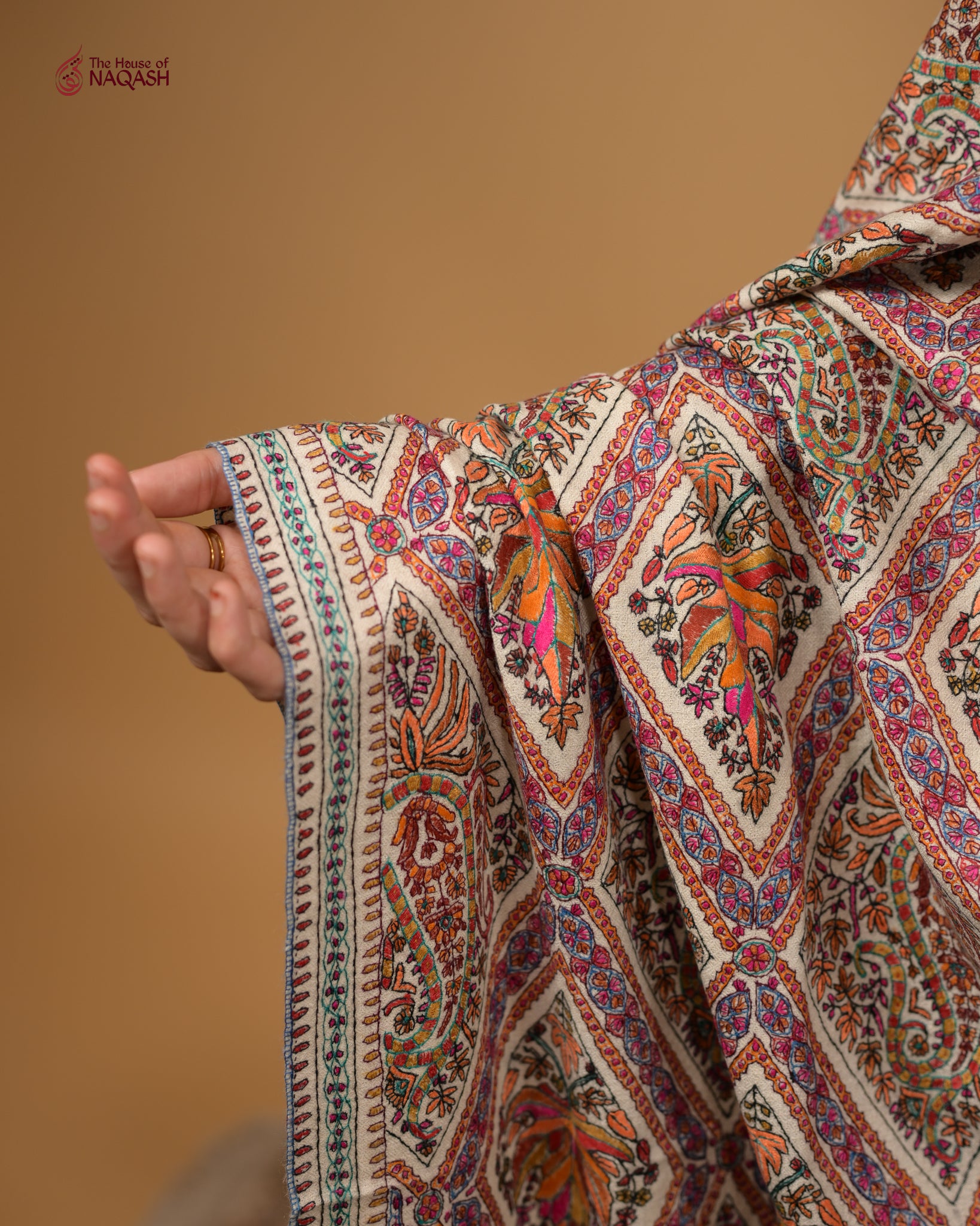 Off white Jama GI Pashmina Shawl