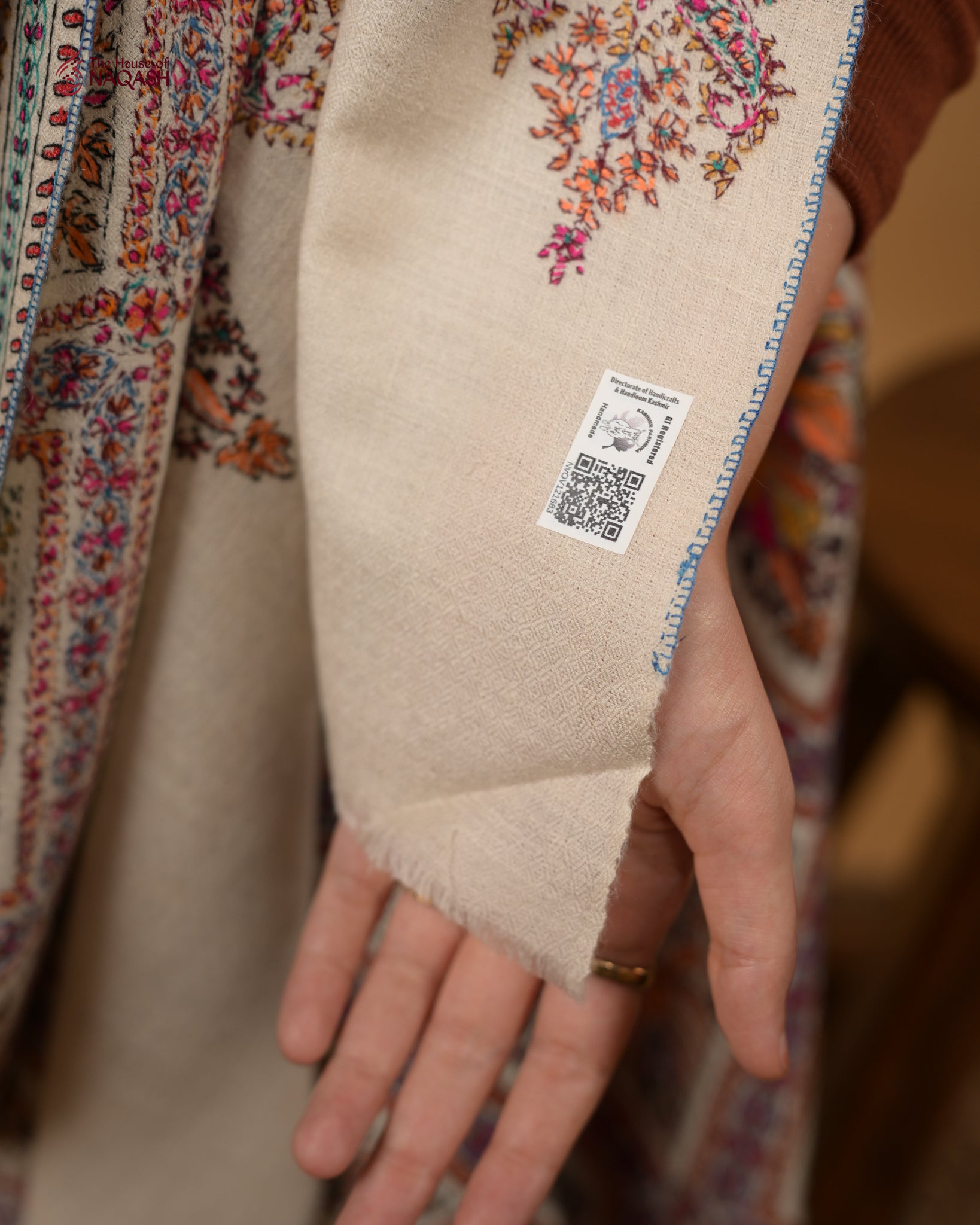 Off white Jama GI Pashmina Shawl
