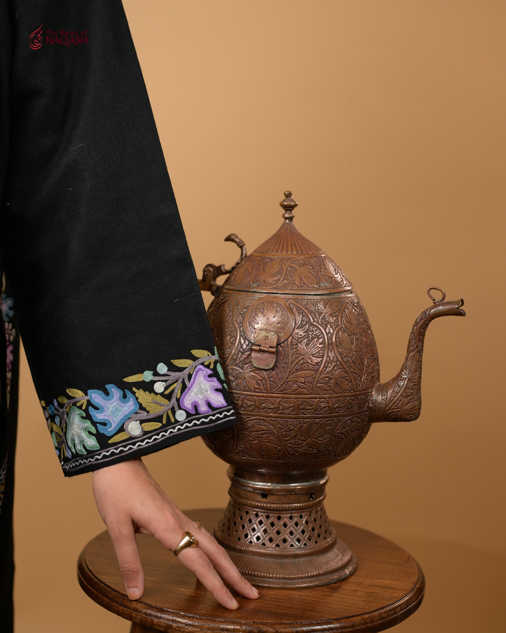 Classic Kashmiri Ari Phiran