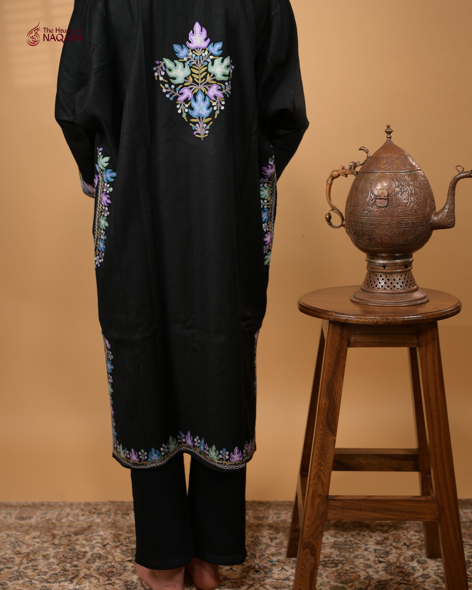 Classic Kashmiri Ari Phiran
