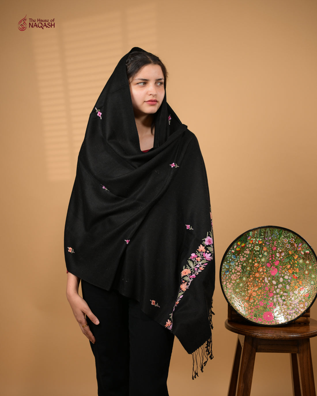 Black Nisha Aari Stole