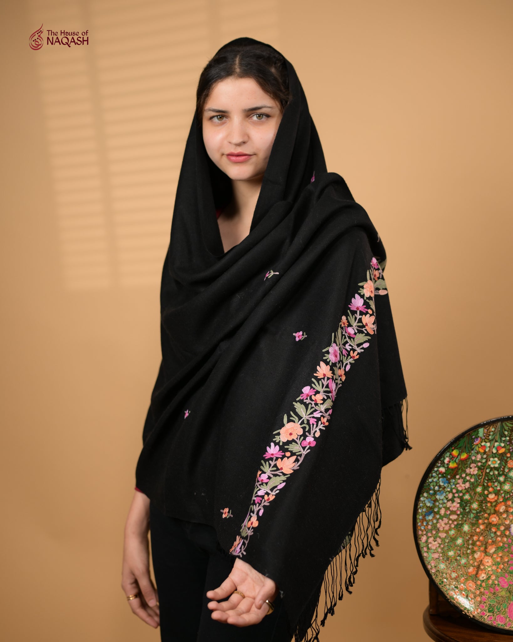 Black Nisha Aari Stole