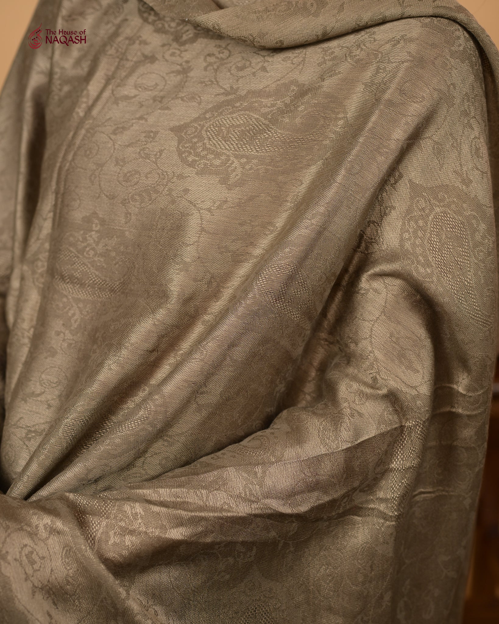 Gala Velvet Stole