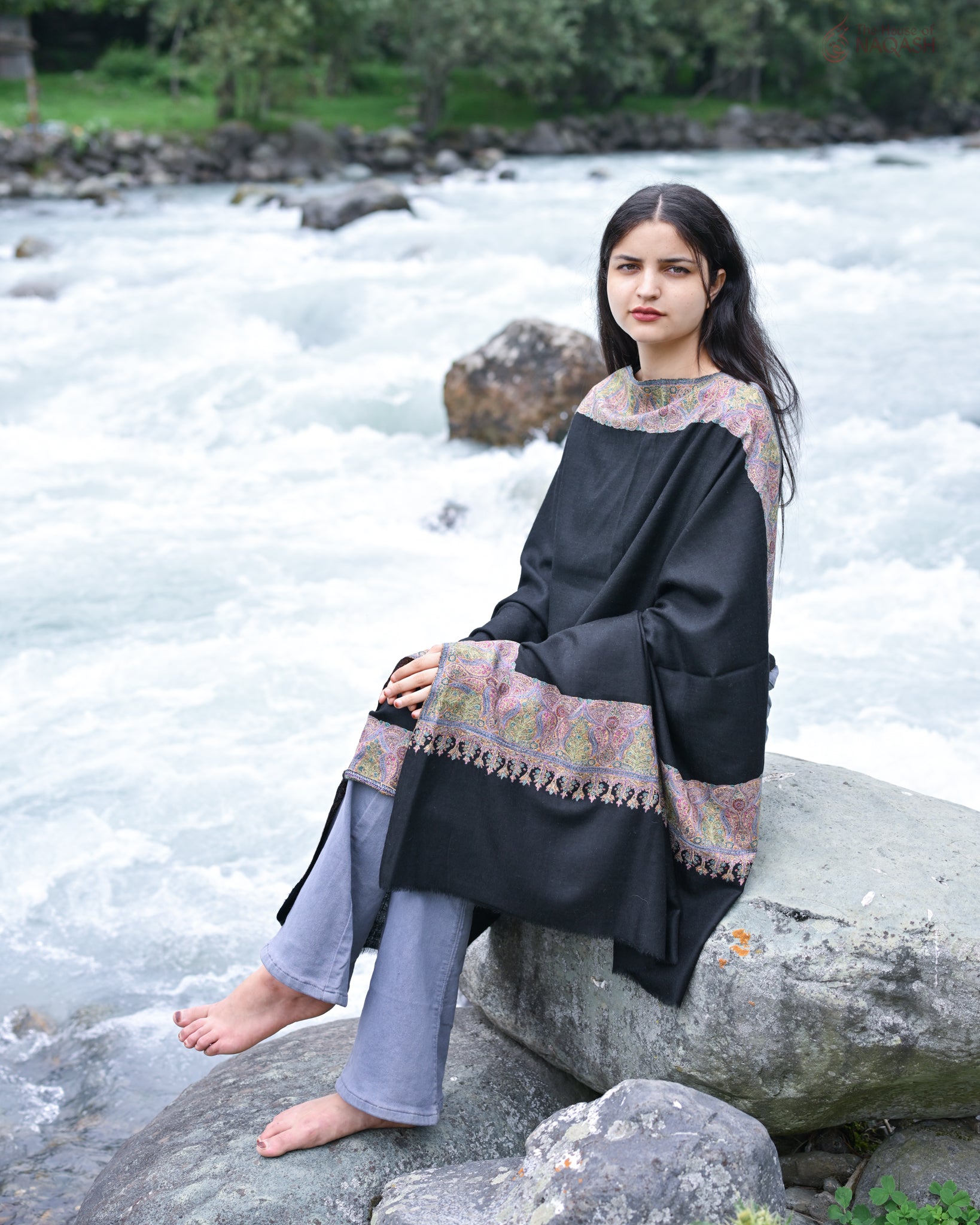 Black Sozni Embroidered GI Pashmina Wrap