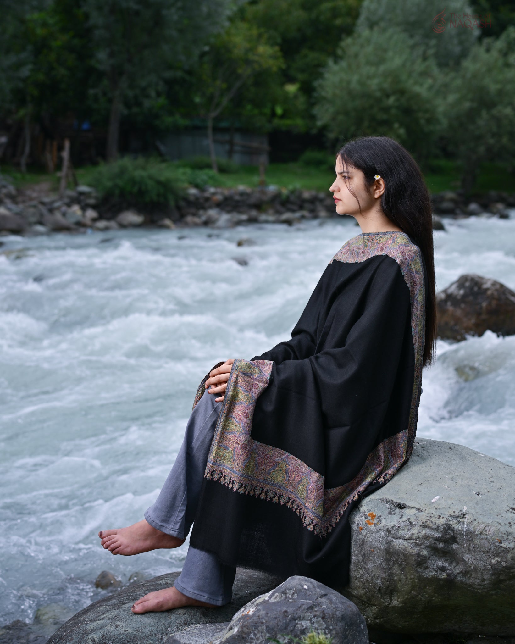 Black Sozni Embroidered GI Pashmina Wrap