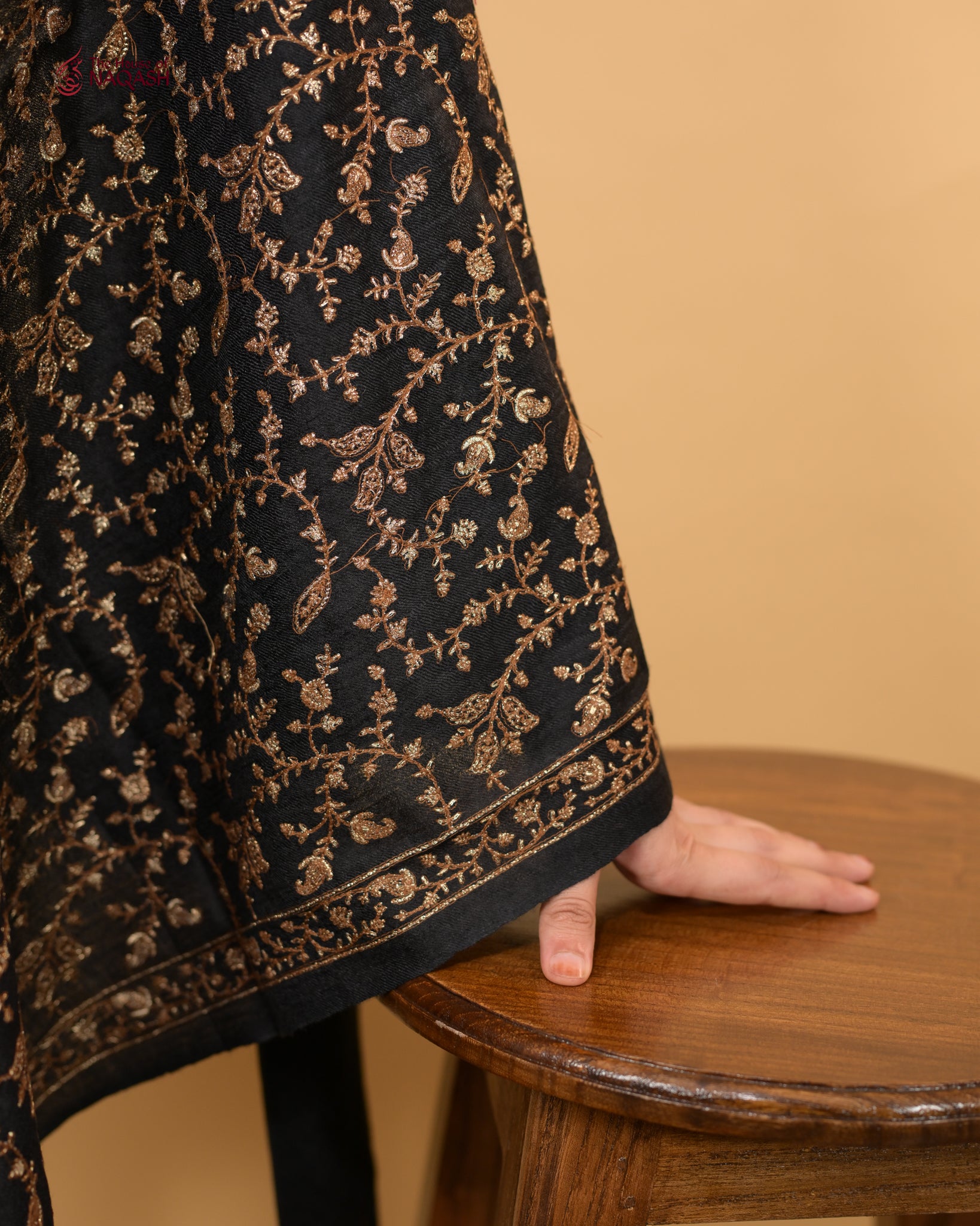 Ebony Sari Jaaldar Splendour