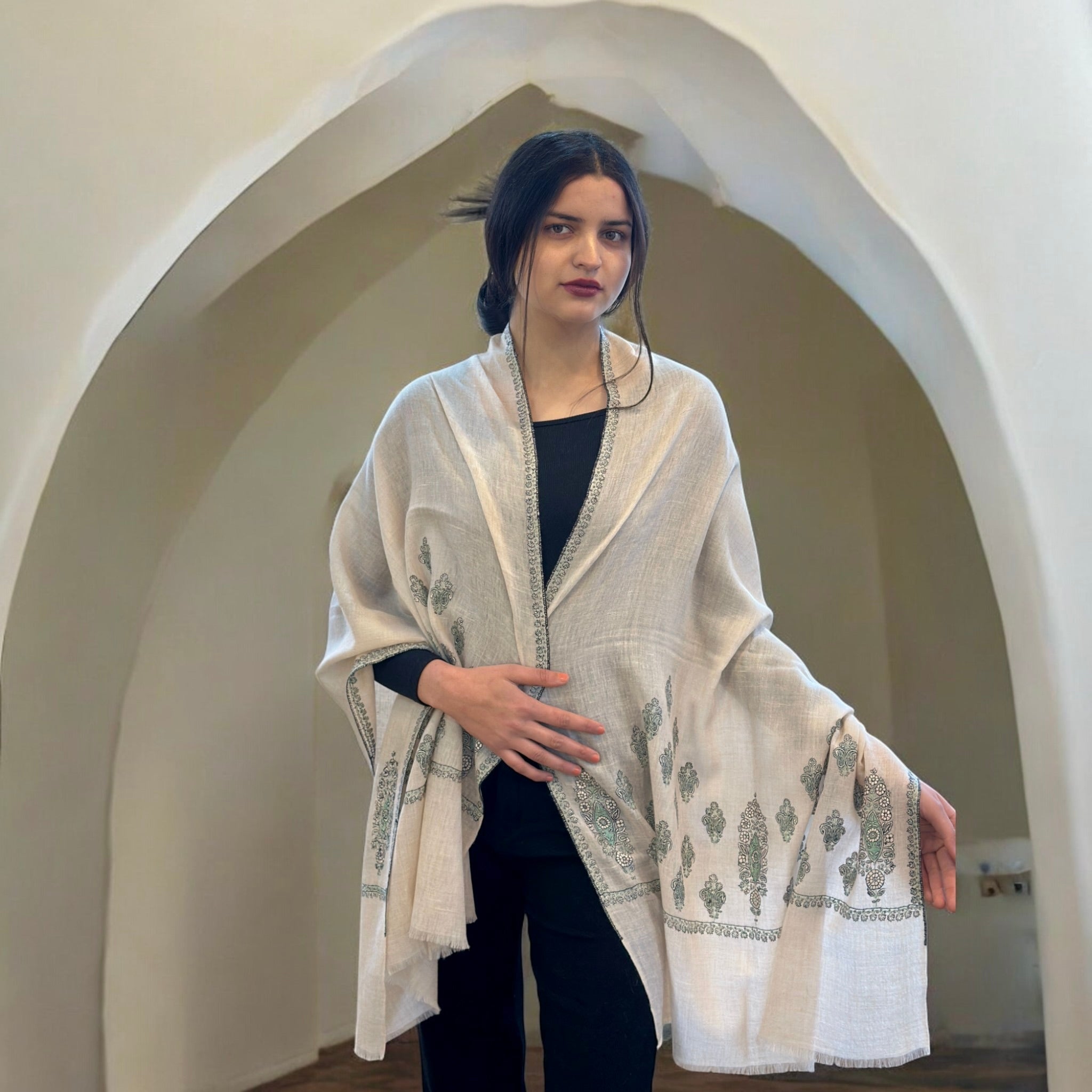 White Serenity Handwoven Pashmina