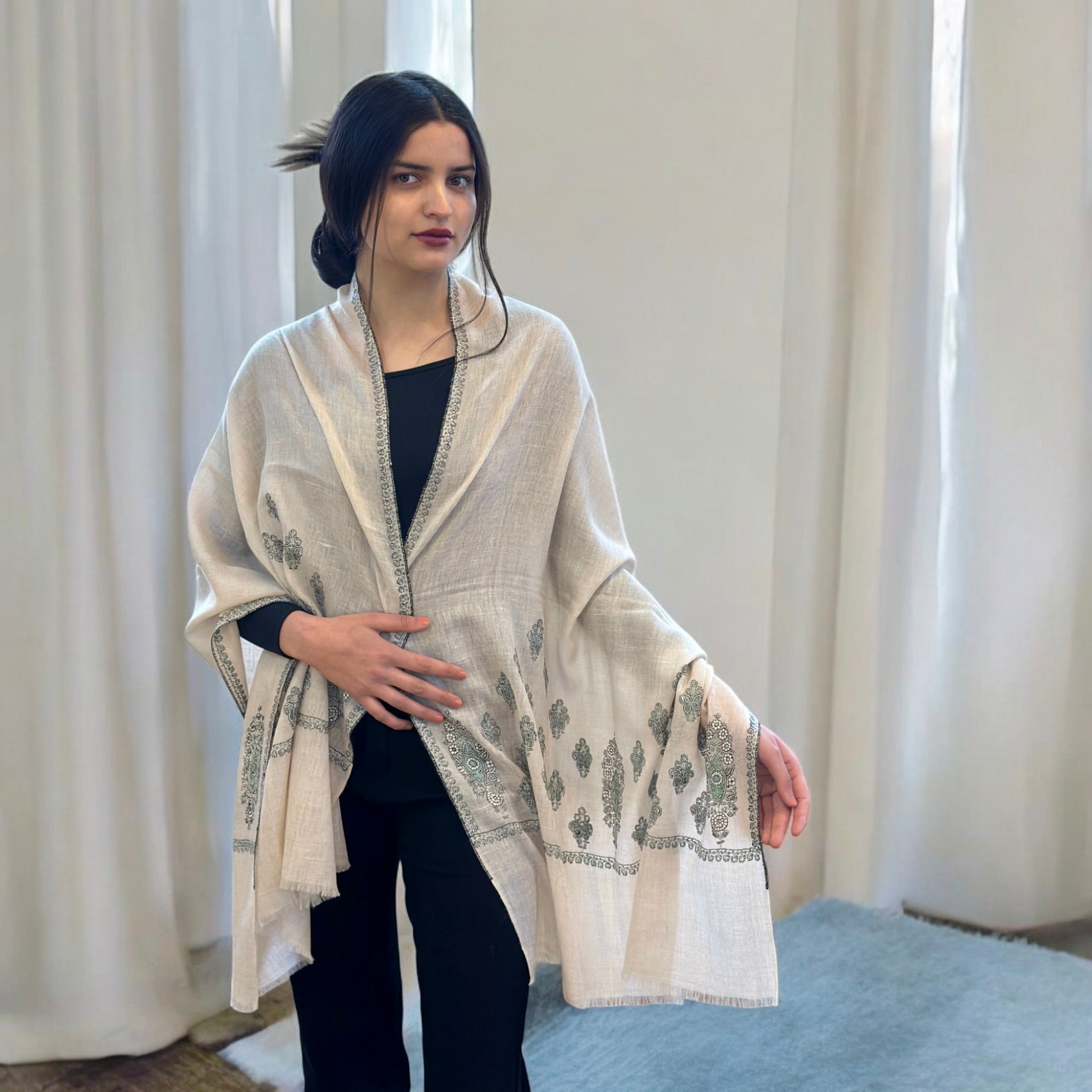 White Serenity Handwoven Pashmina