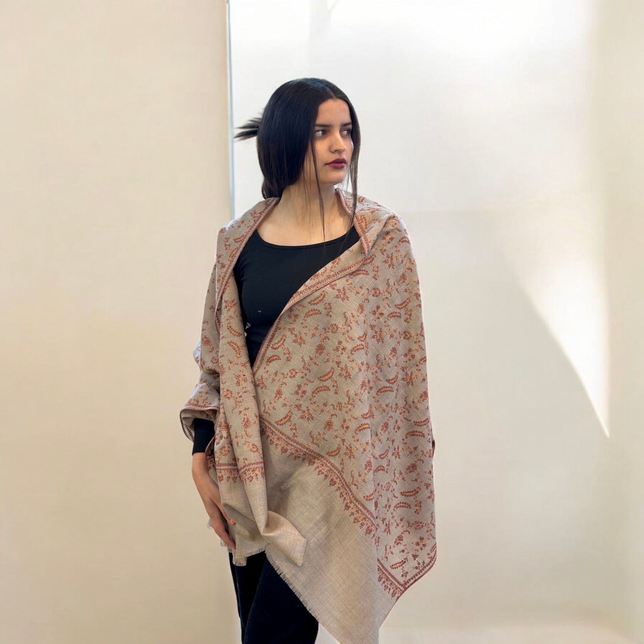 Majestic Aura Handwoven Pashmina