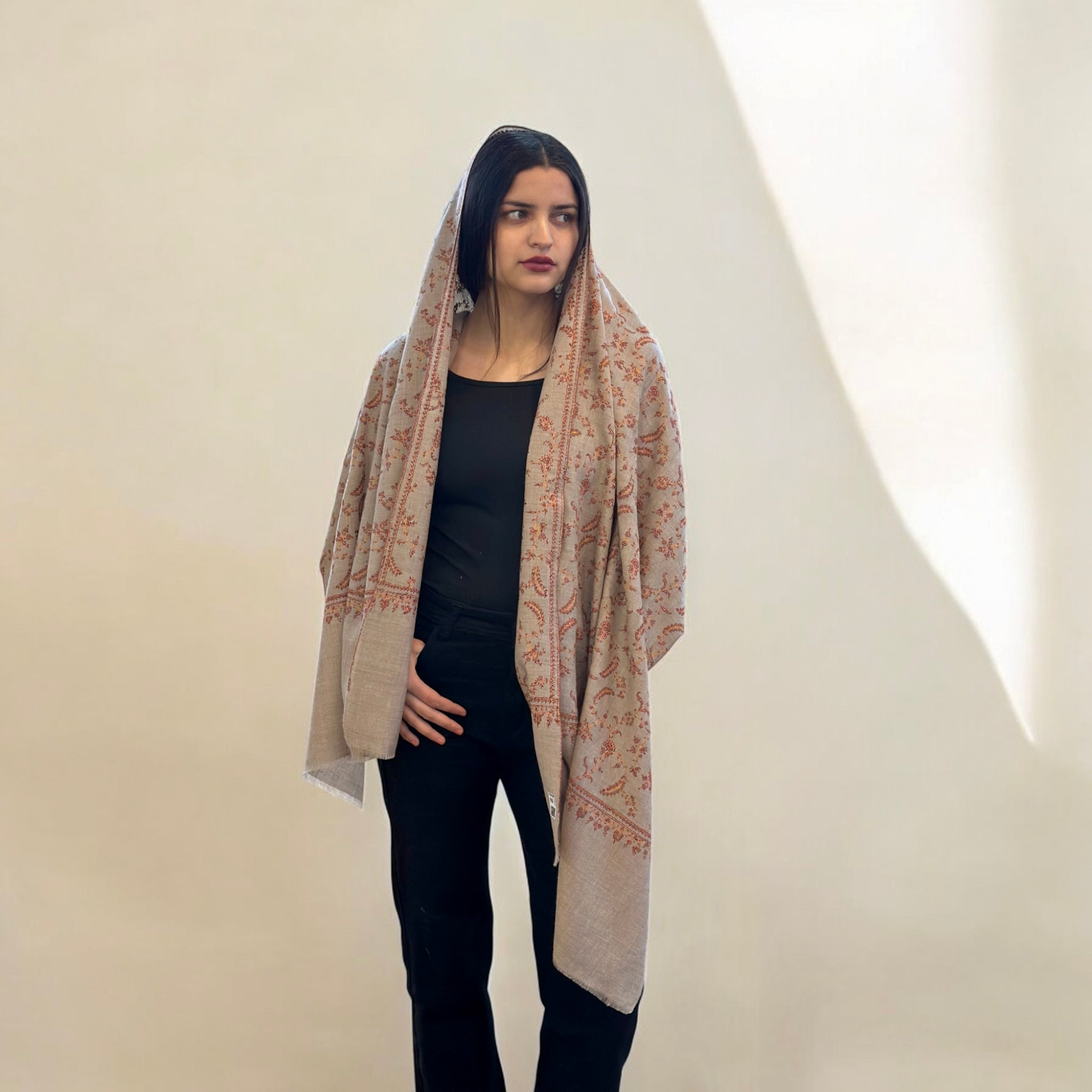 Majestic Aura Handwoven Pashmina
