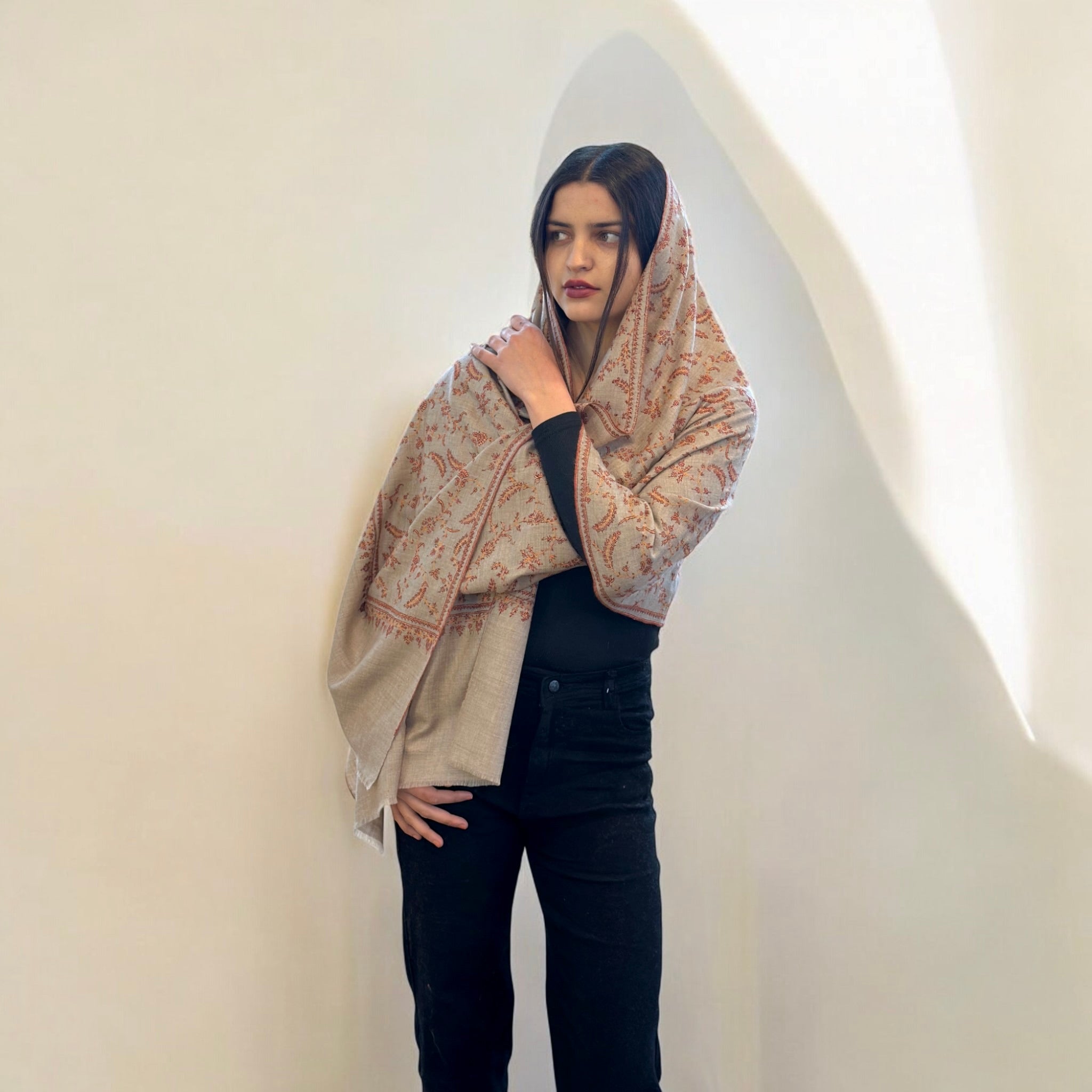 Majestic Aura Handwoven Pashmina