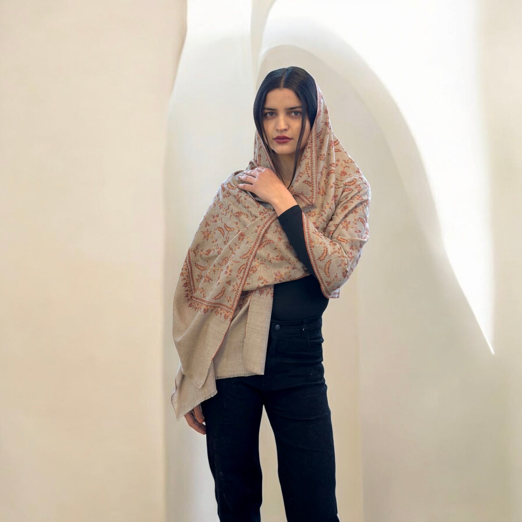 Majestic Aura Handwoven Pashmina