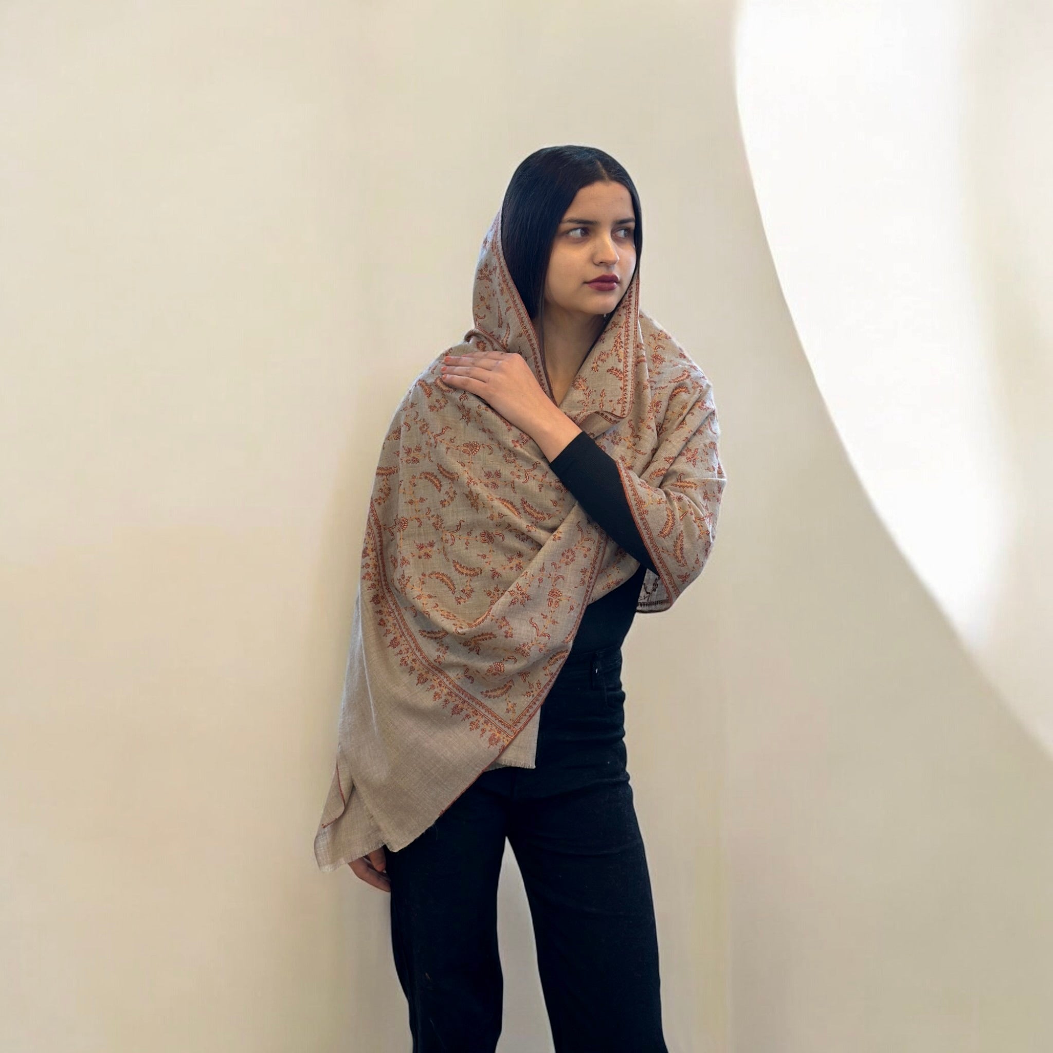 Majestic Aura Handwoven Pashmina