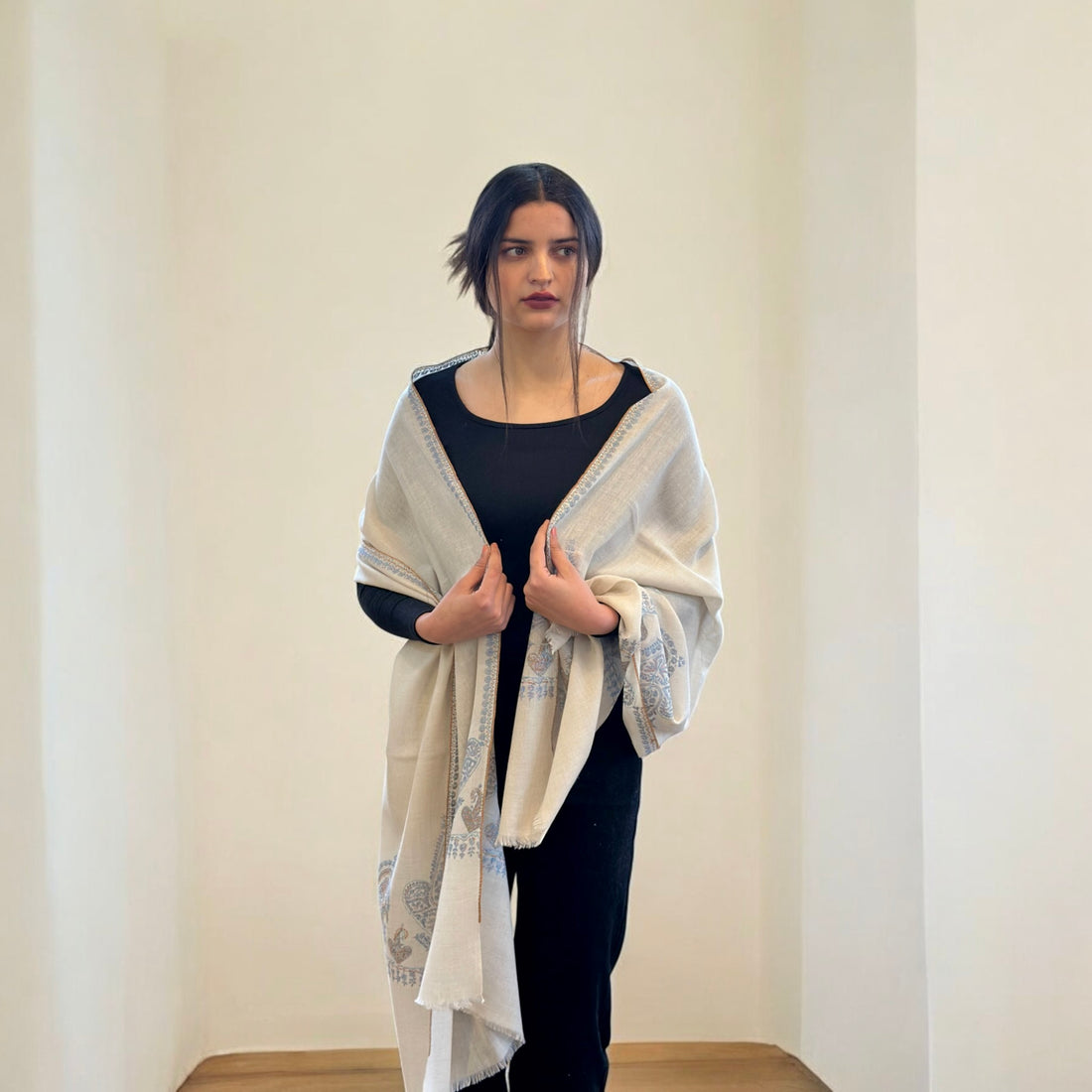 Ivory Bliss Handwoven Pashmina