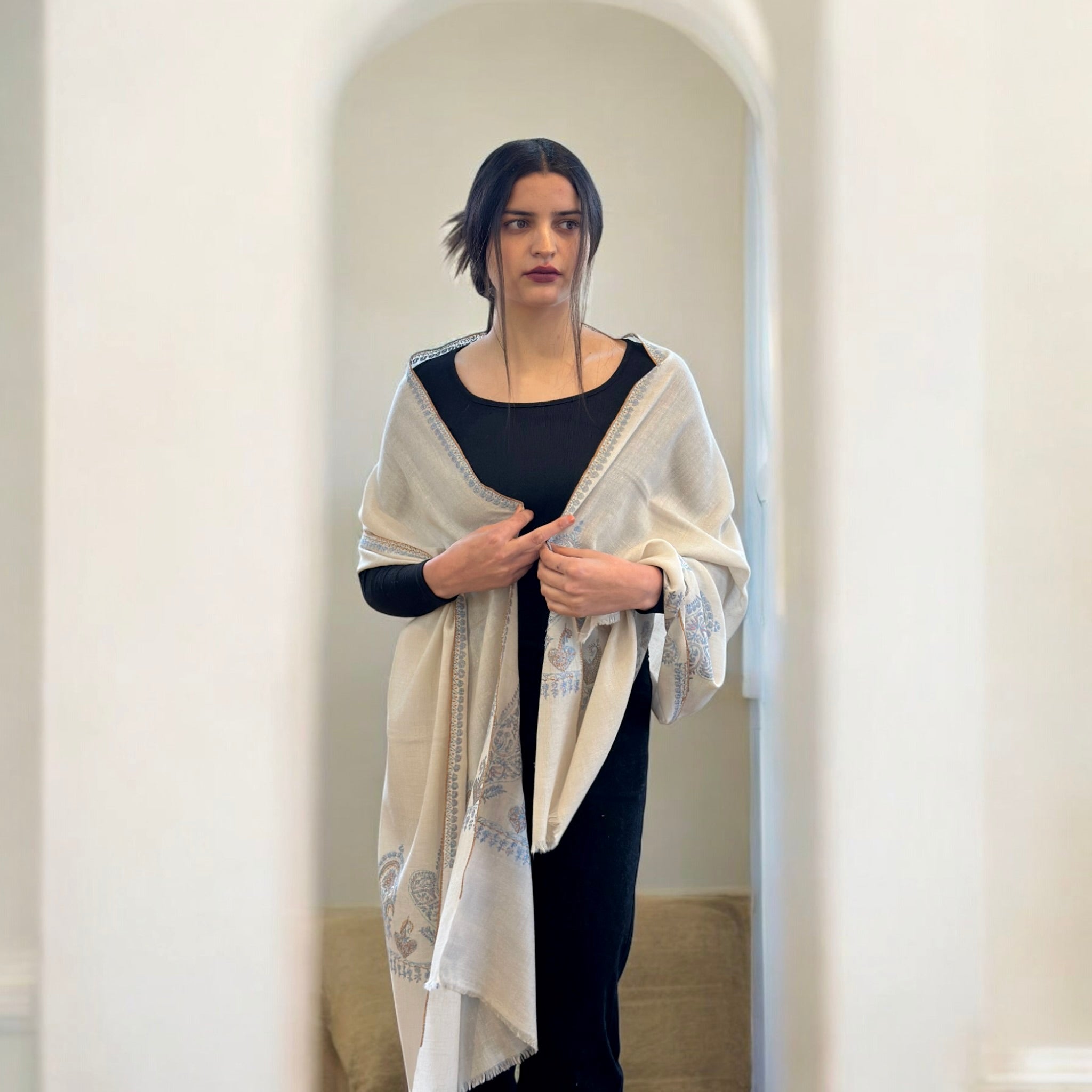 Ivory Bliss Handwoven Pashmina