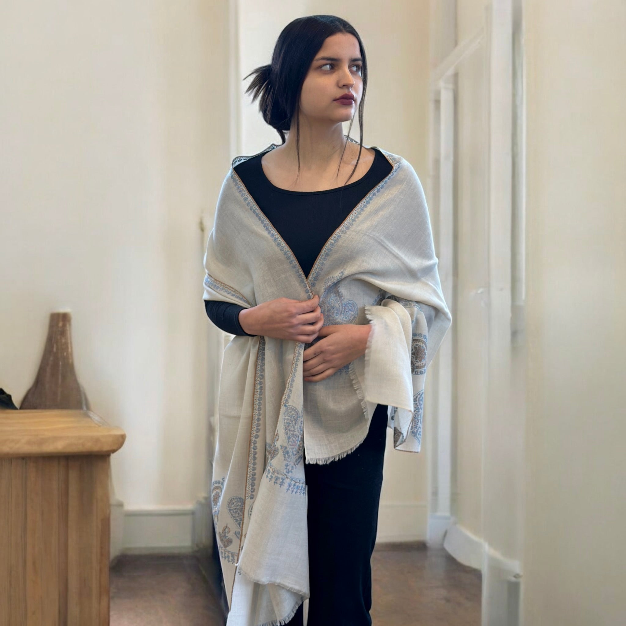 Ivory Bliss Handwoven Pashmina