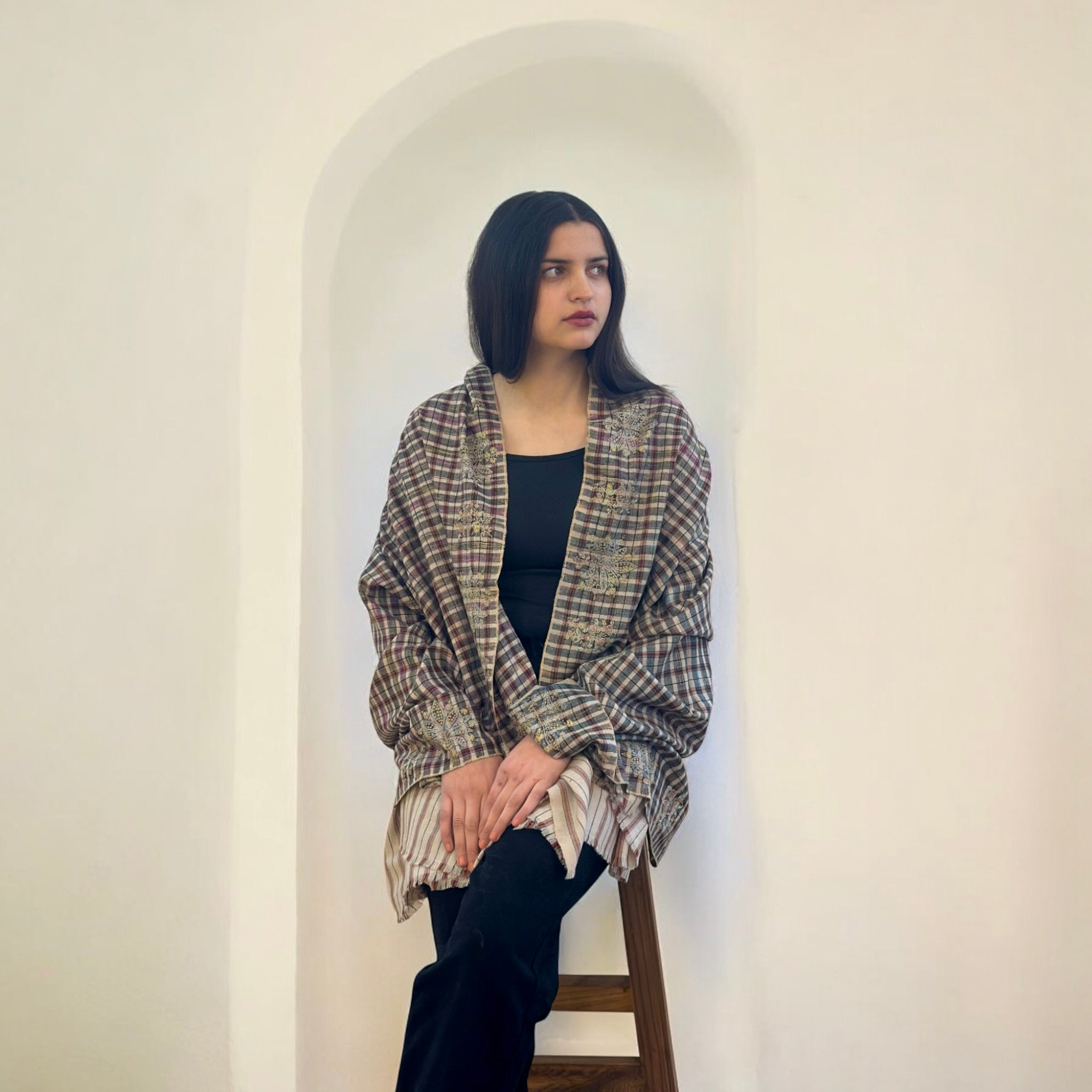Beige and Noir Pashmina Shawl with Sozni Embroidery