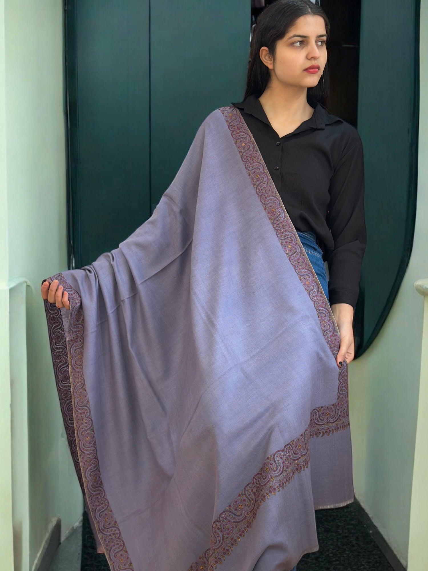 Nocturne Radiance GI Pashmina Shawl