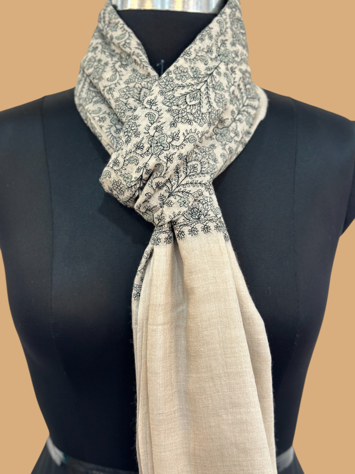 Ivory Elegance Jaldar Stole