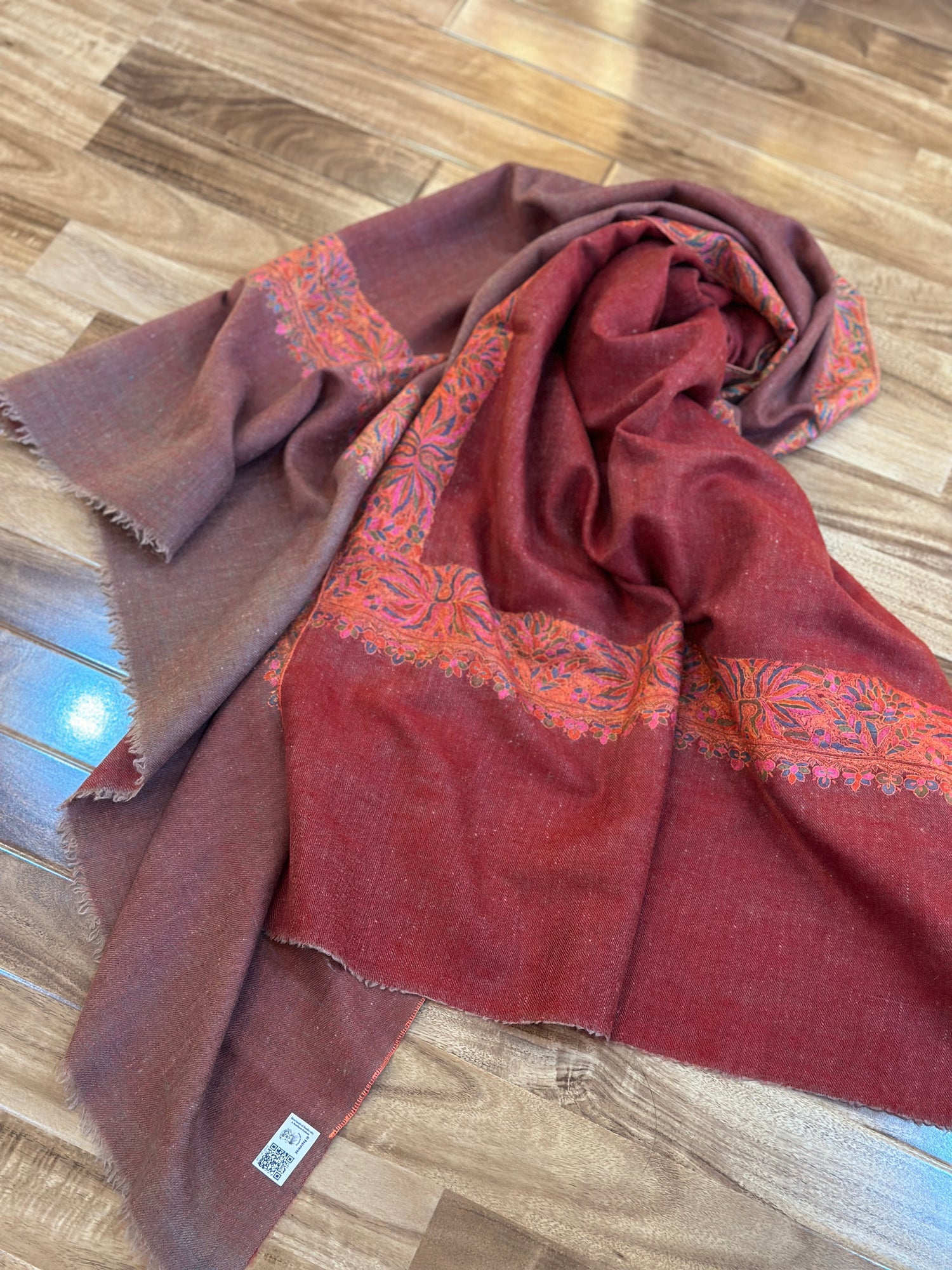 Dual-Design Reversible GI Pashmina Shawl