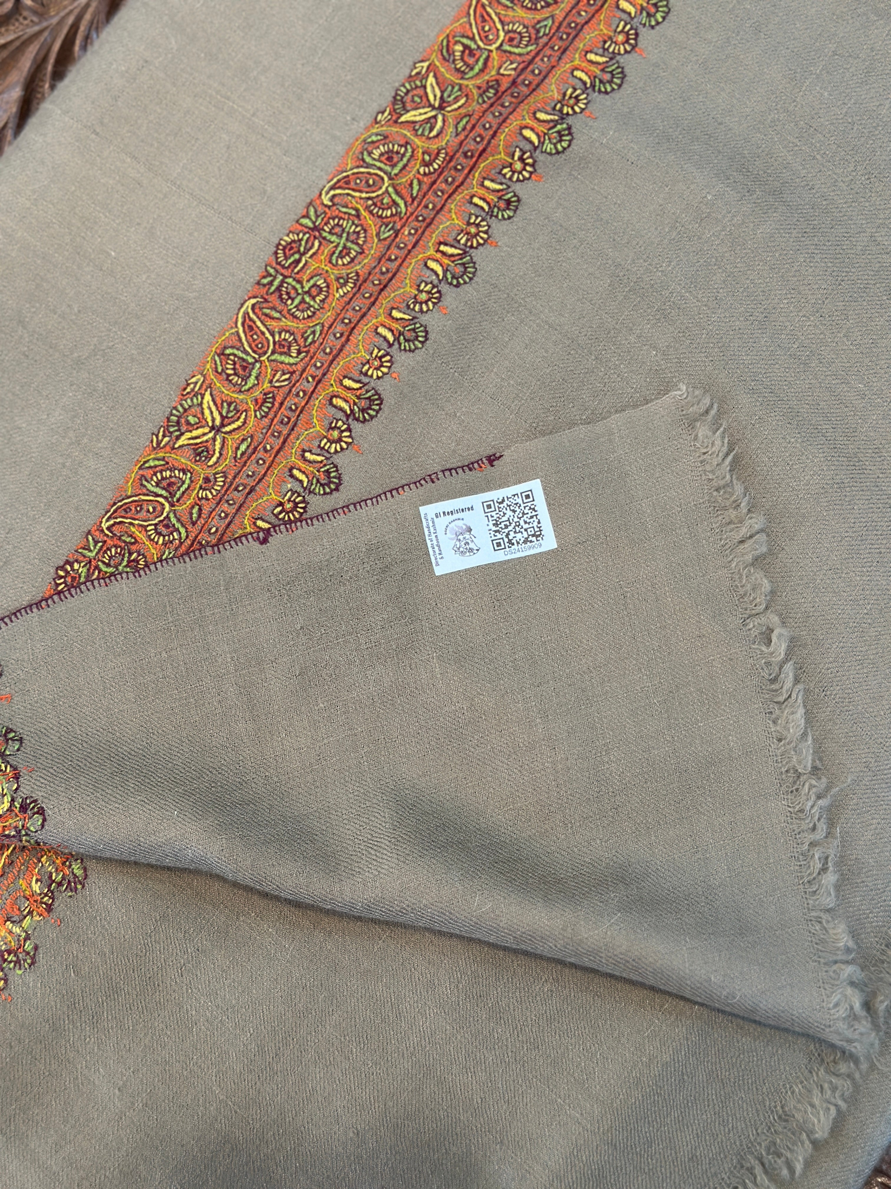 Gentleman’s Elegance GI Pashmina Shawl