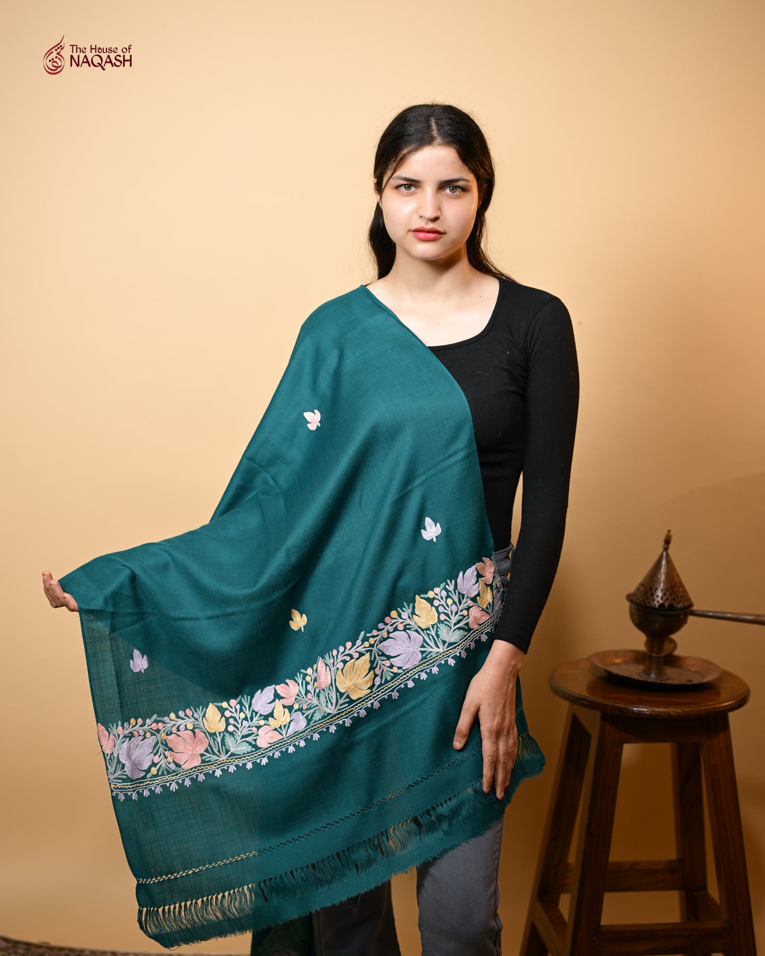 Graceful Ari machine work Stole