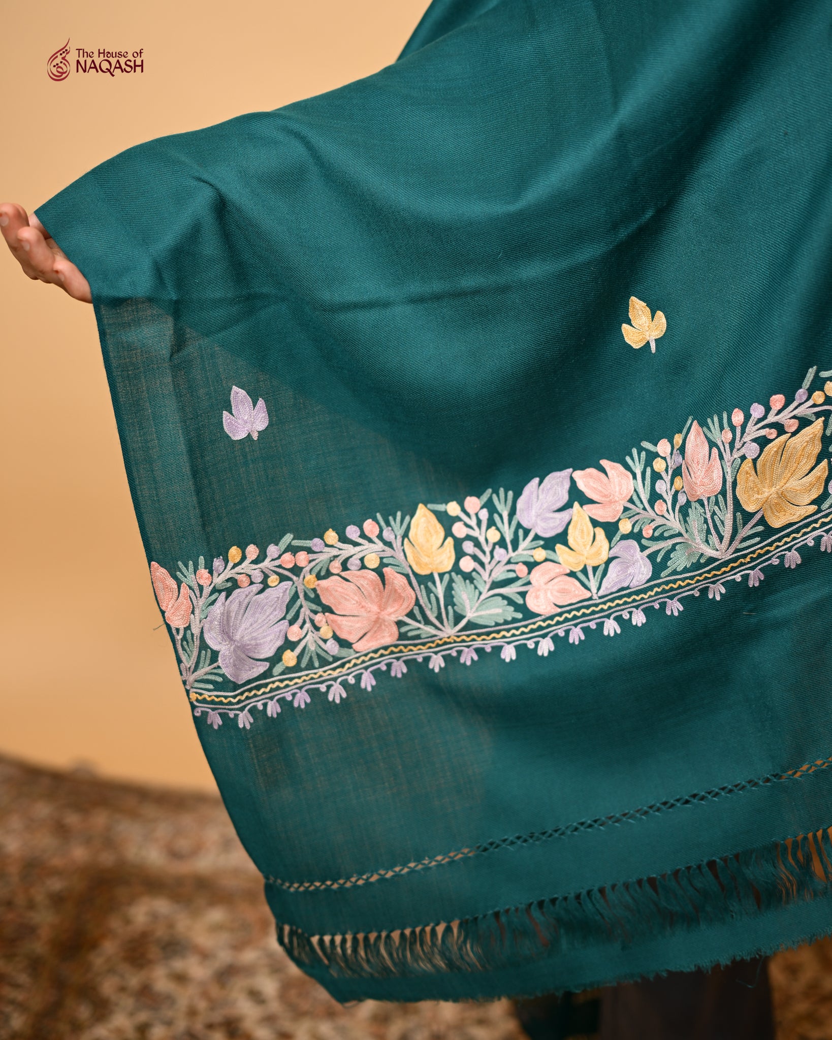 Graceful Ari machine work Stole