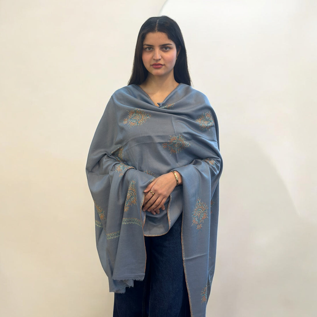 Grey Jacquard Hand-Embroidered GI Pashmina Shawl