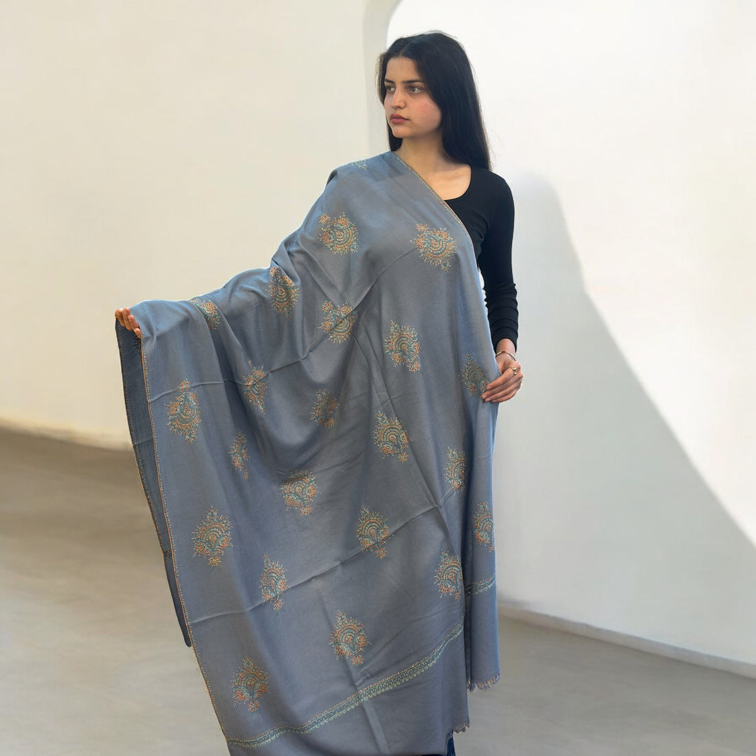 Grey Jacquard Hand-Embroidered GI Pashmina Shawl