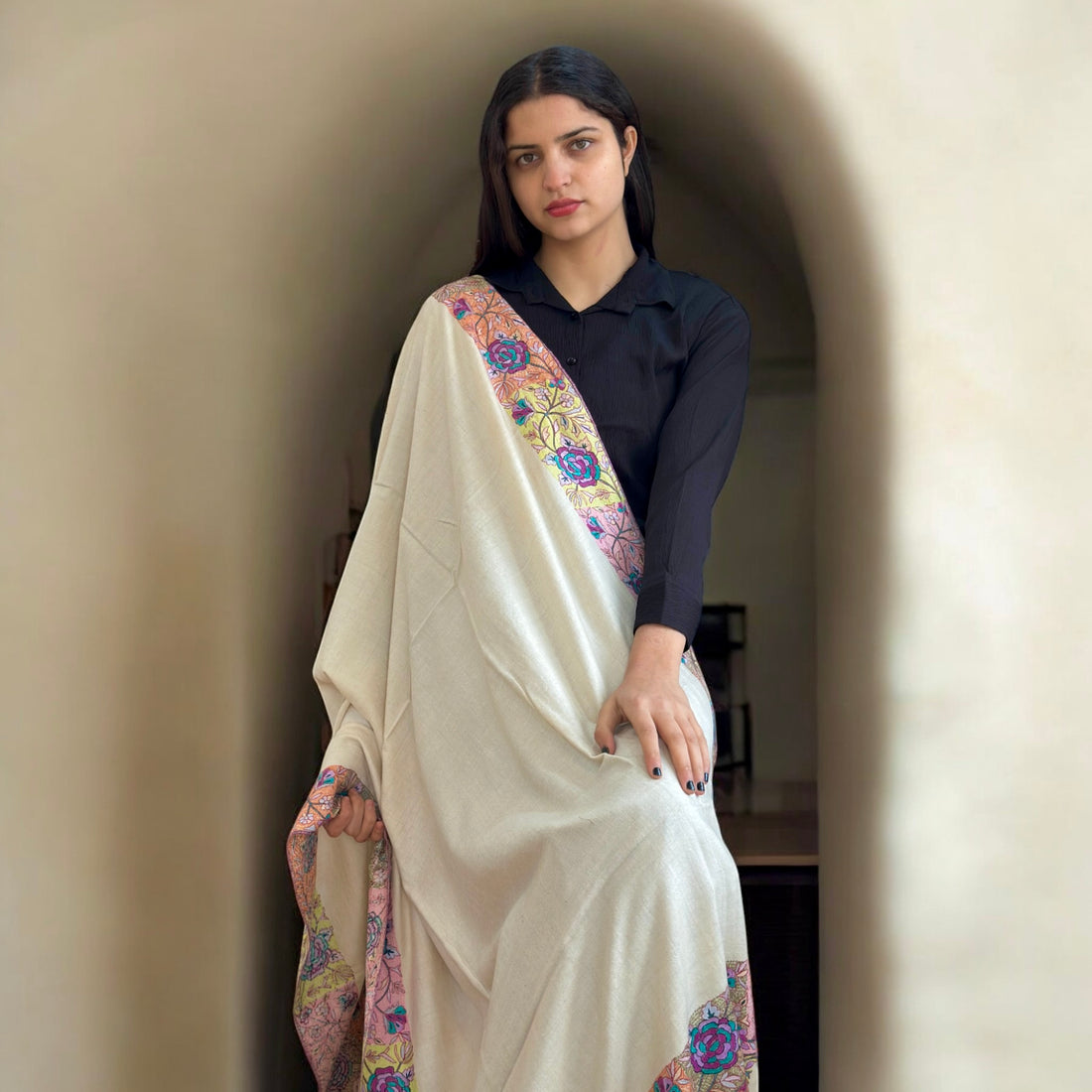 Creamy White Sozni Embroidered GI Pashmina Shawl