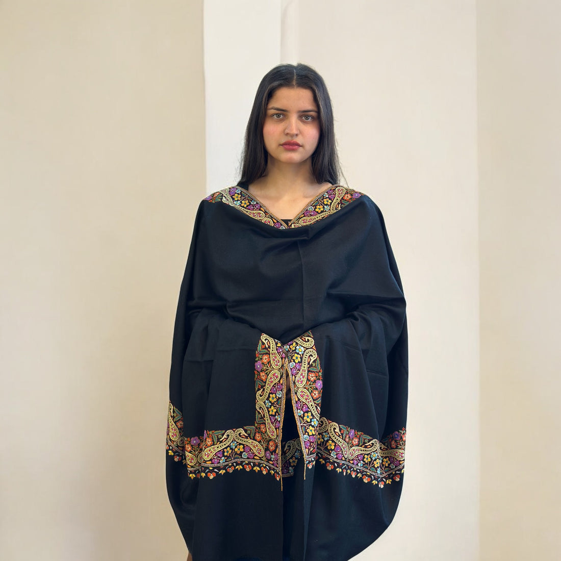 Ebony Veil Hand-Embroidered GI Pashmina Shawl