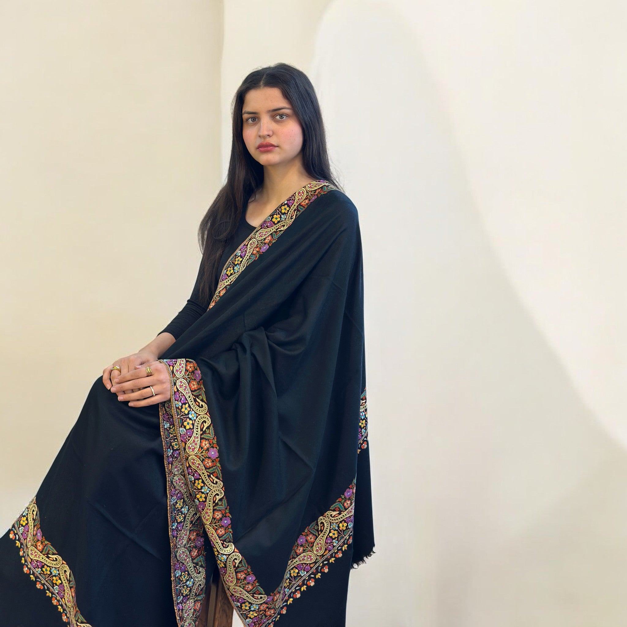 Ebony Veil Hand-Embroidered GI Pashmina Shawl