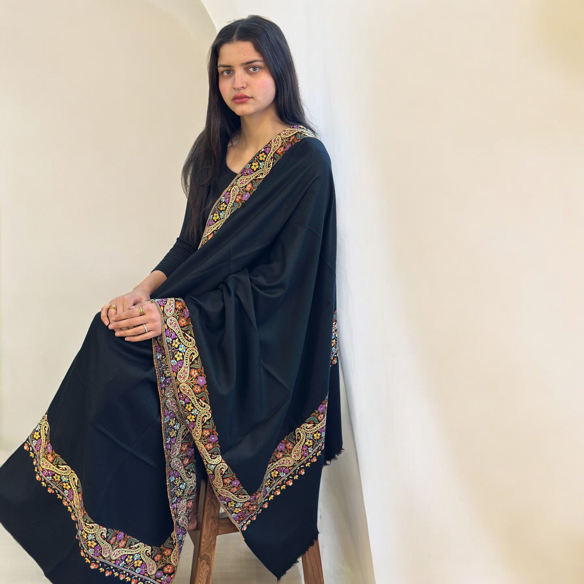 Ebony Veil Hand-Embroidered GI Pashmina Shawl